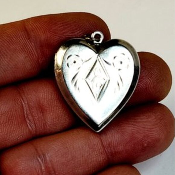 Vintage Silver Tone Masonic Heart Locket Pendant - Picture 4 of 7
